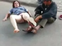 સ્ટ્રીપ્ટીઝ એસ્પેન રાય નગ્ન