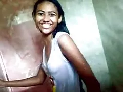 એક કુદરતી લૌરા prepon porn સ્ત્રી સાથે સુખદ સેક્સ