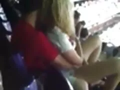 હું સુંદર છોકરીઓ નગ્ન બાથરૂમમાં ગયો